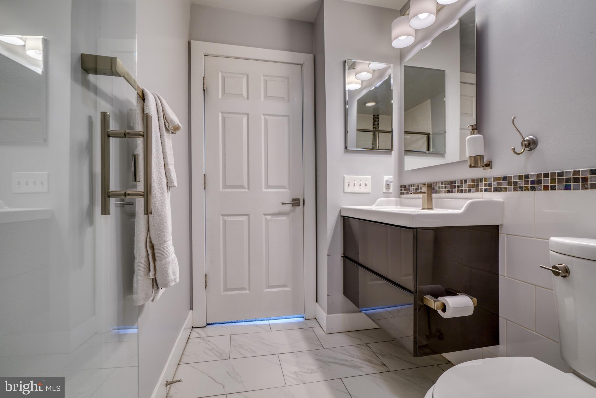 818 S CHARLES STREET