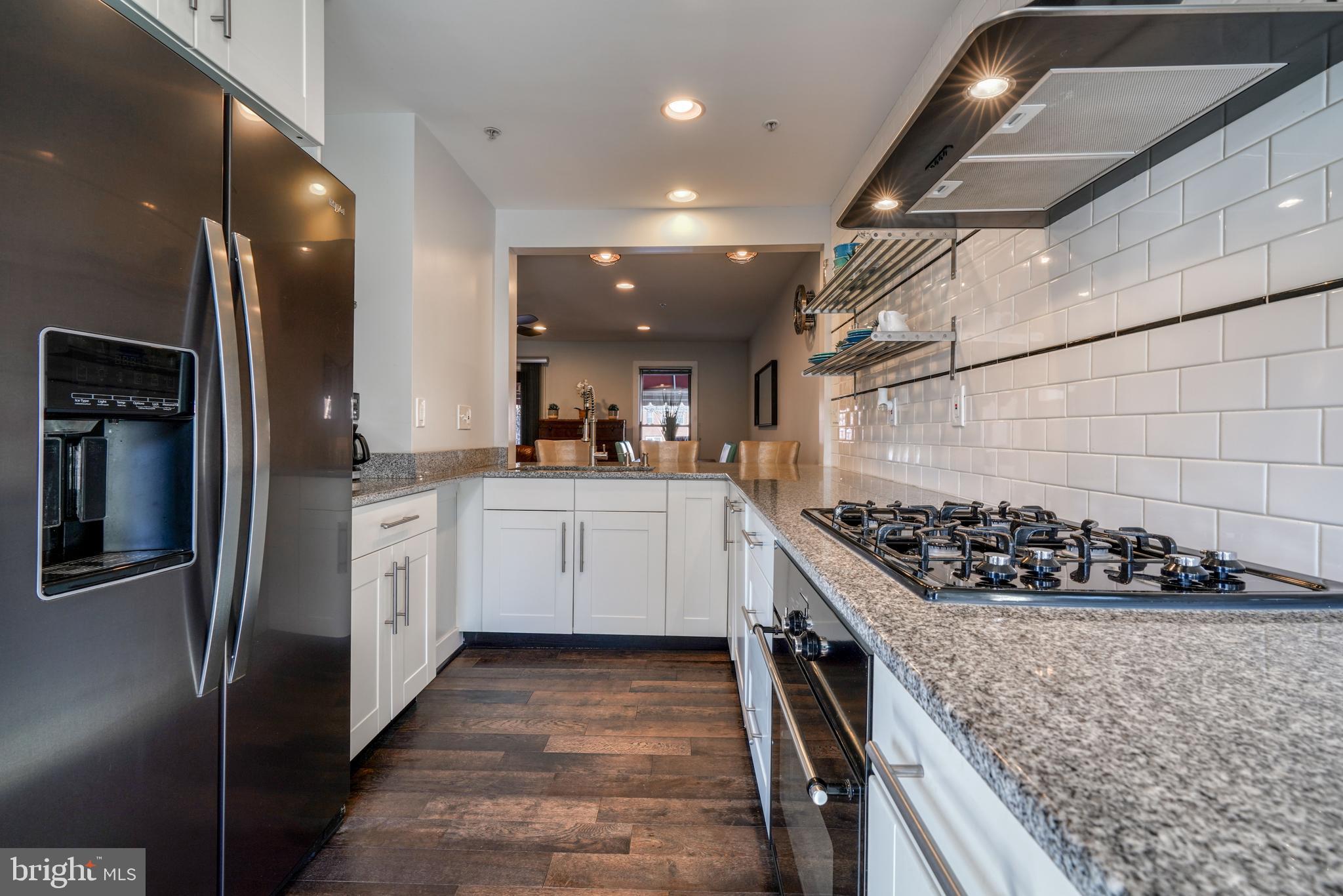 818 S CHARLES STREET