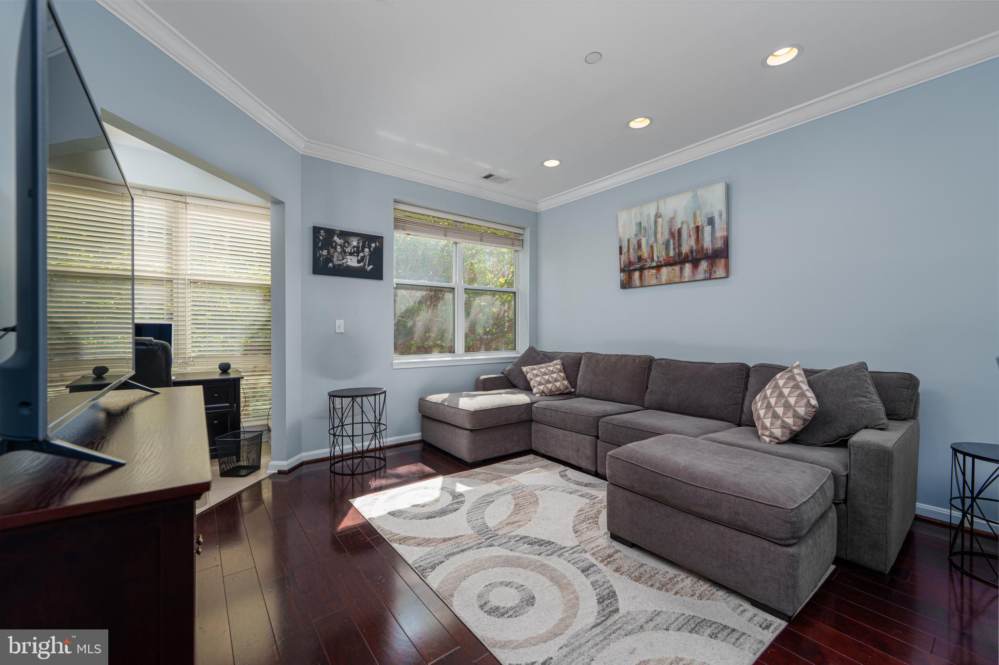 23 PIERSIDE DRIVE 220