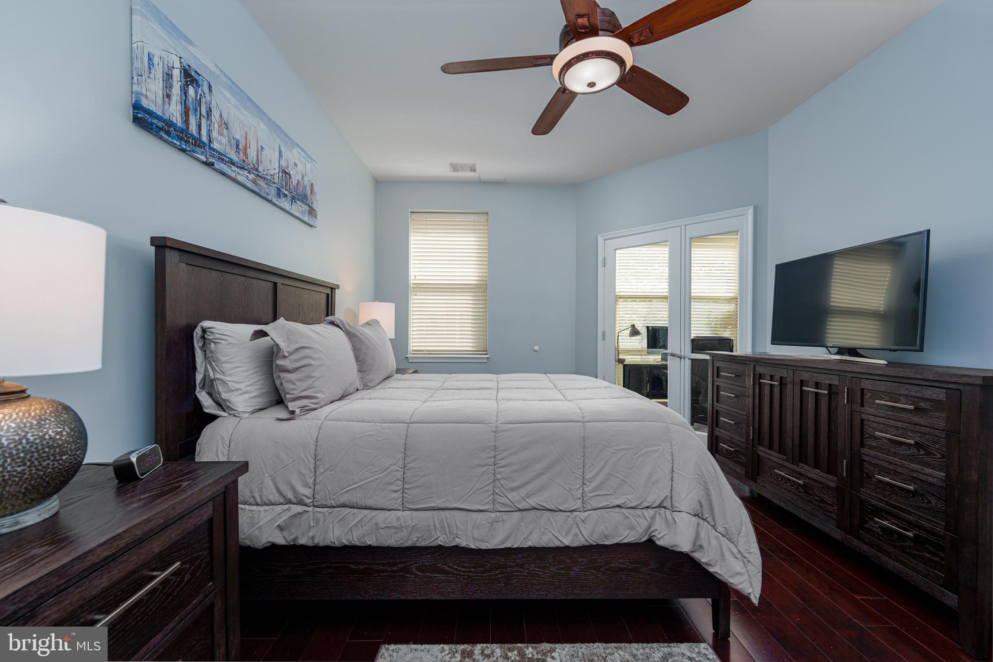 23 PIERSIDE DRIVE 220