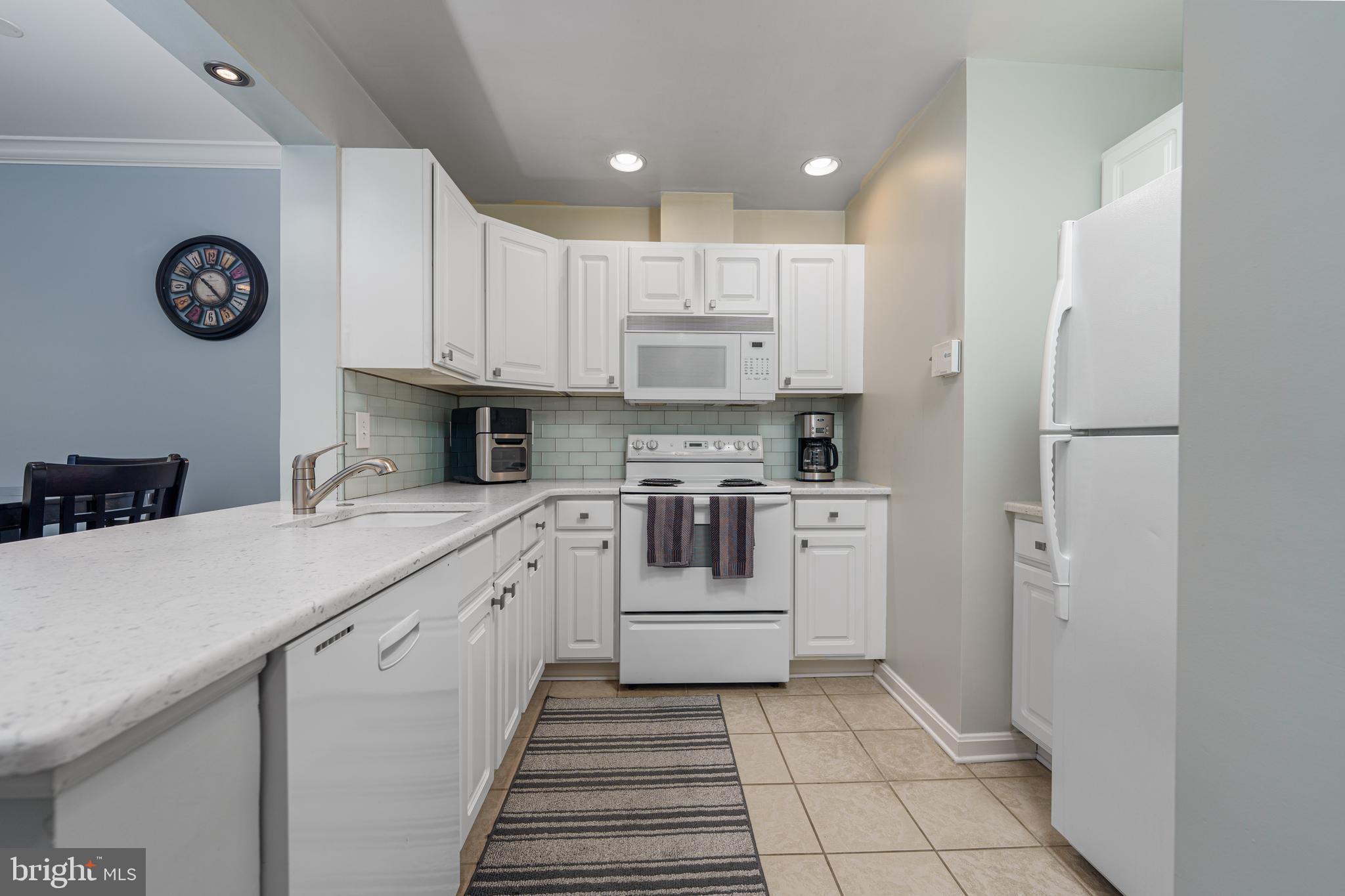 23 PIERSIDE DRIVE 220