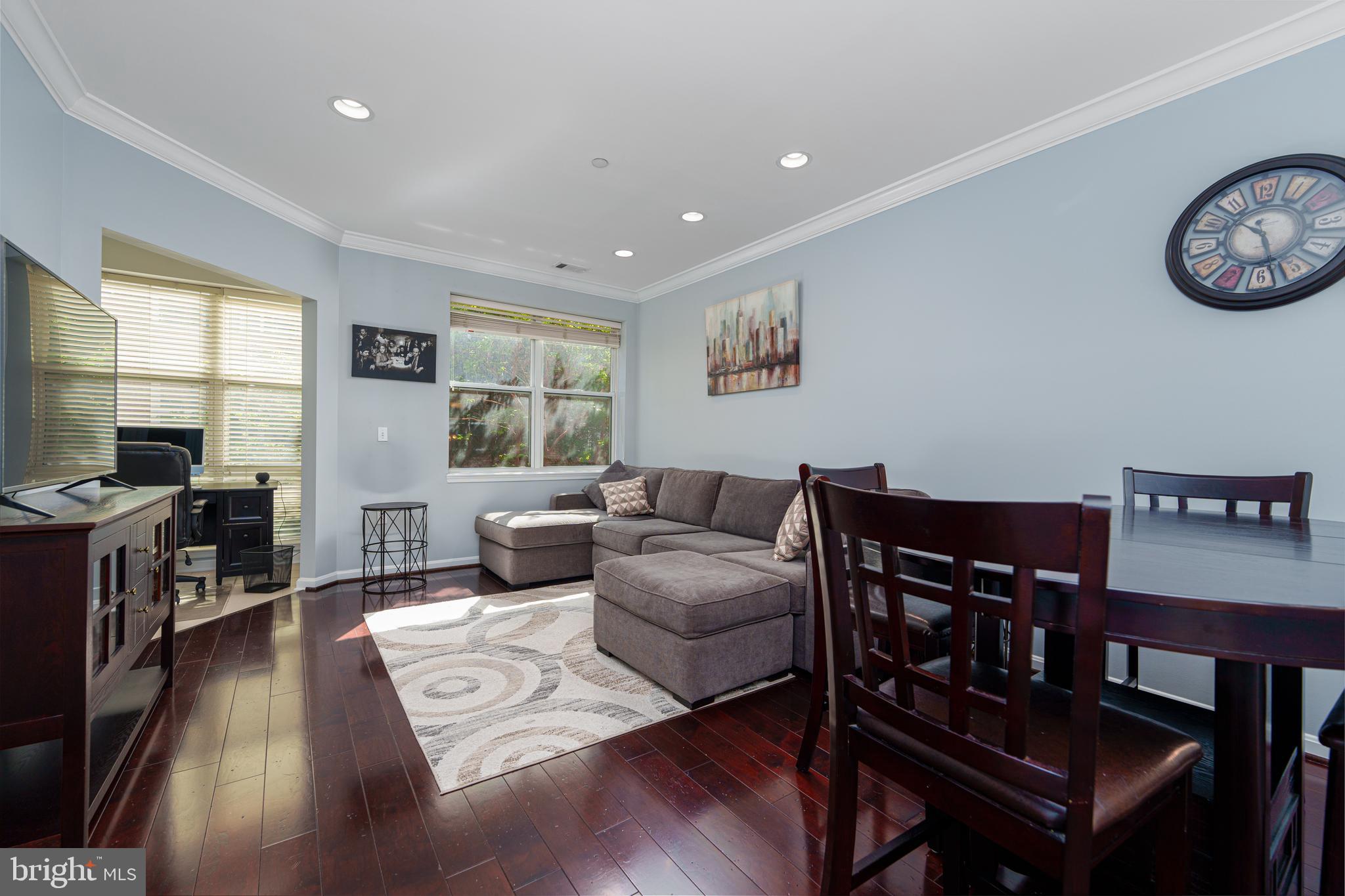 23 PIERSIDE DRIVE 220