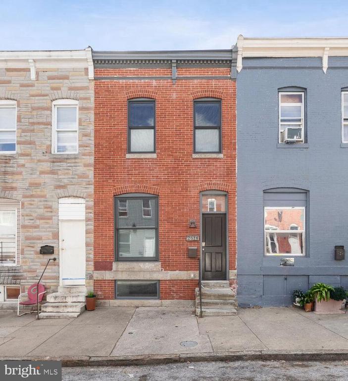 2614 HAMPDEN AVENUE