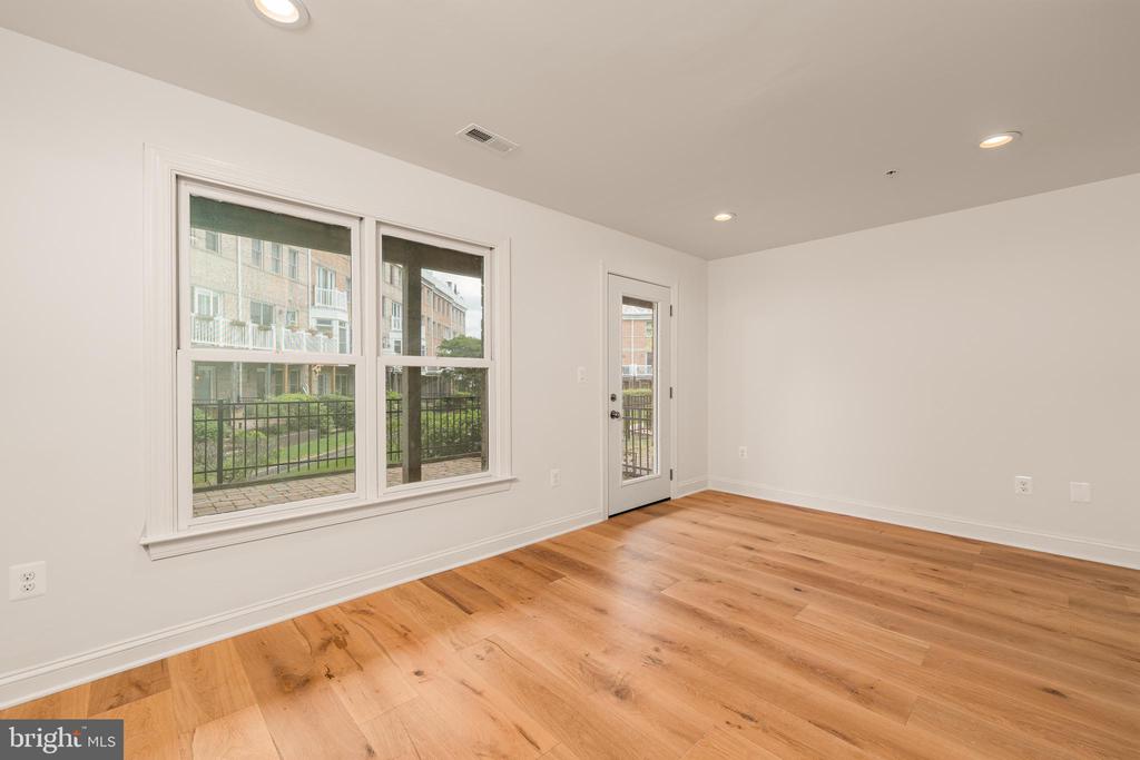 1229 HARBOR ISLAND WALK