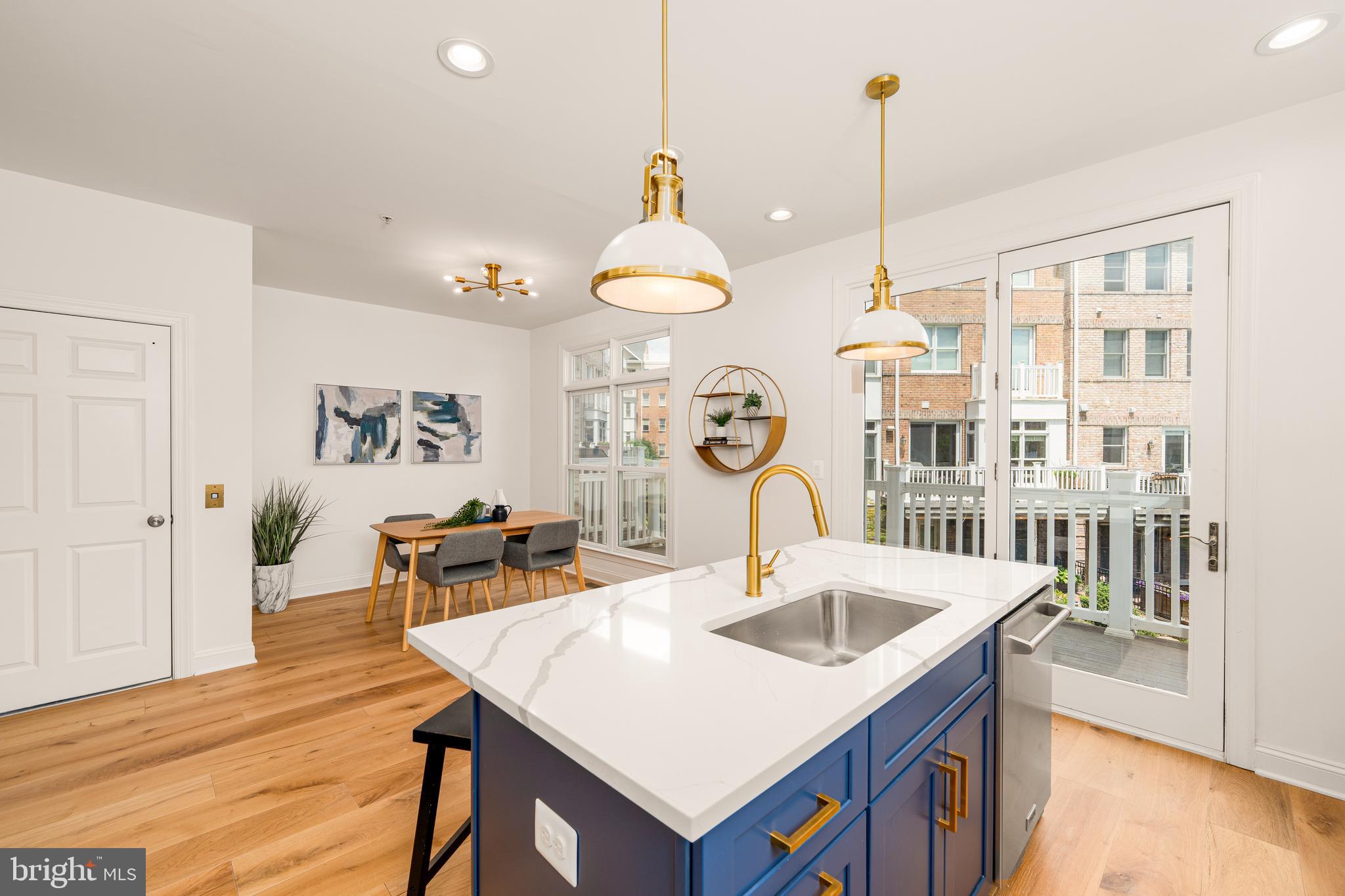 1229 HARBOR ISLAND WALK