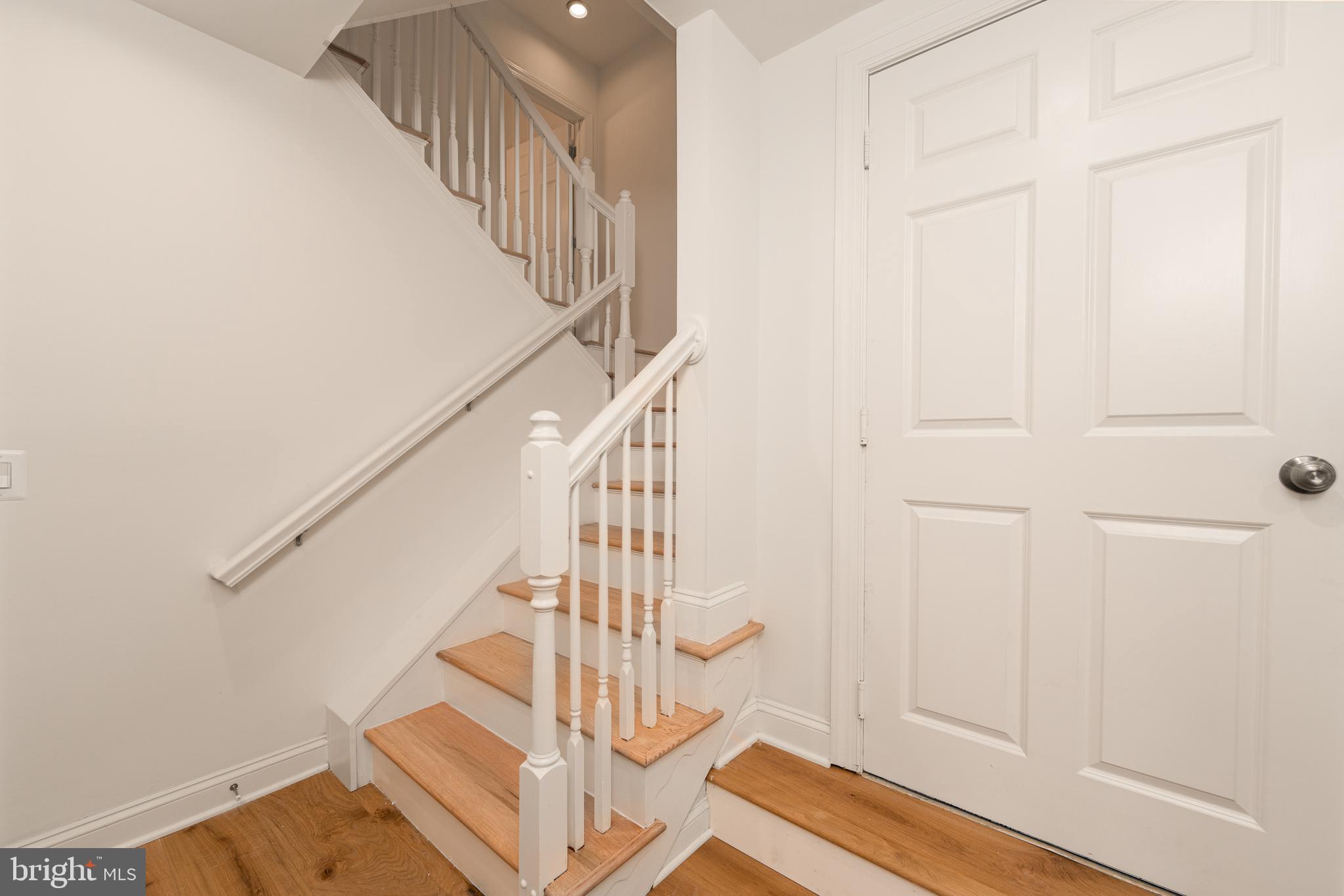 1229 HARBOR ISLAND WALK