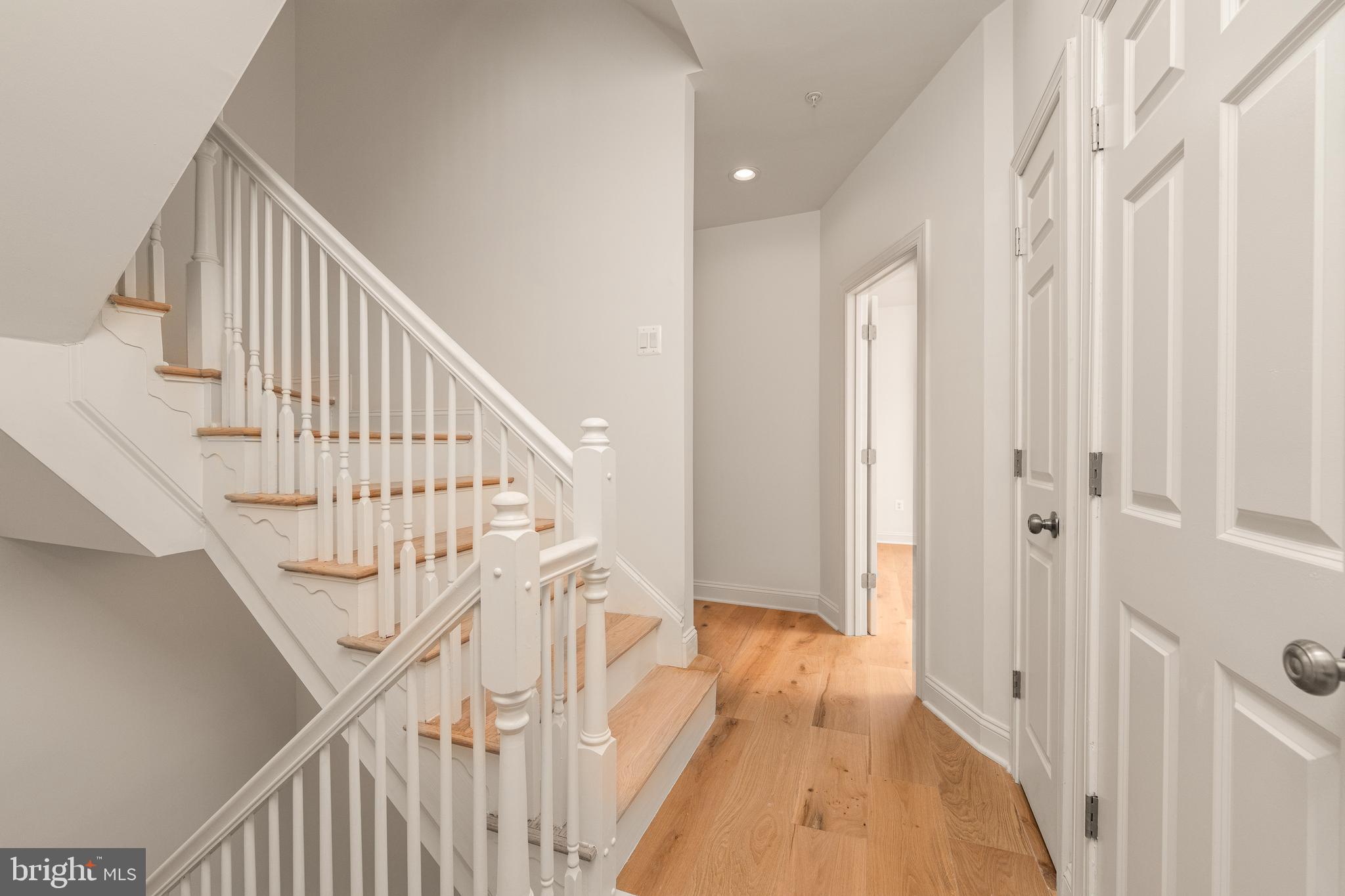 1229 HARBOR ISLAND WALK