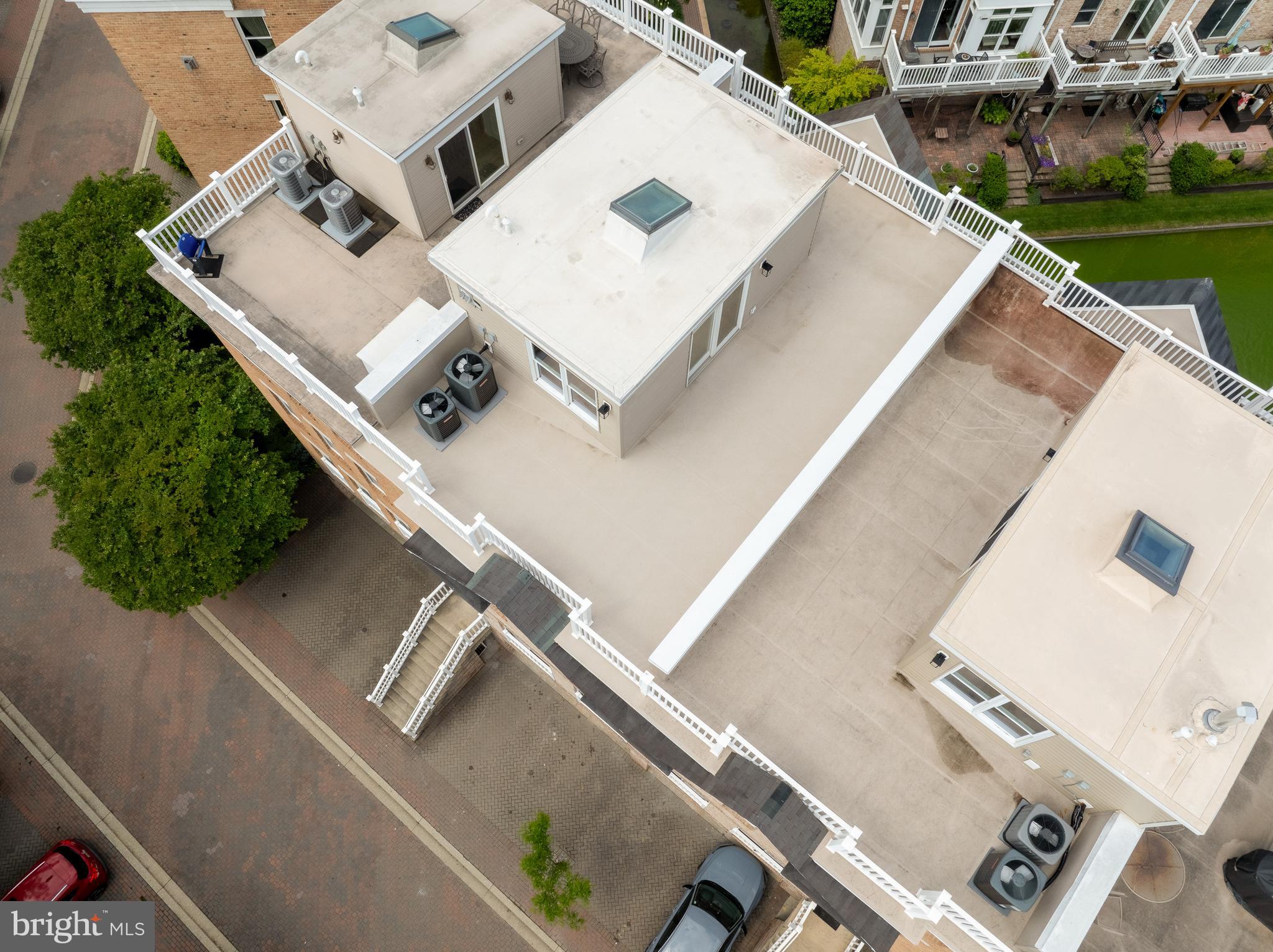 1229 HARBOR ISLAND WALK