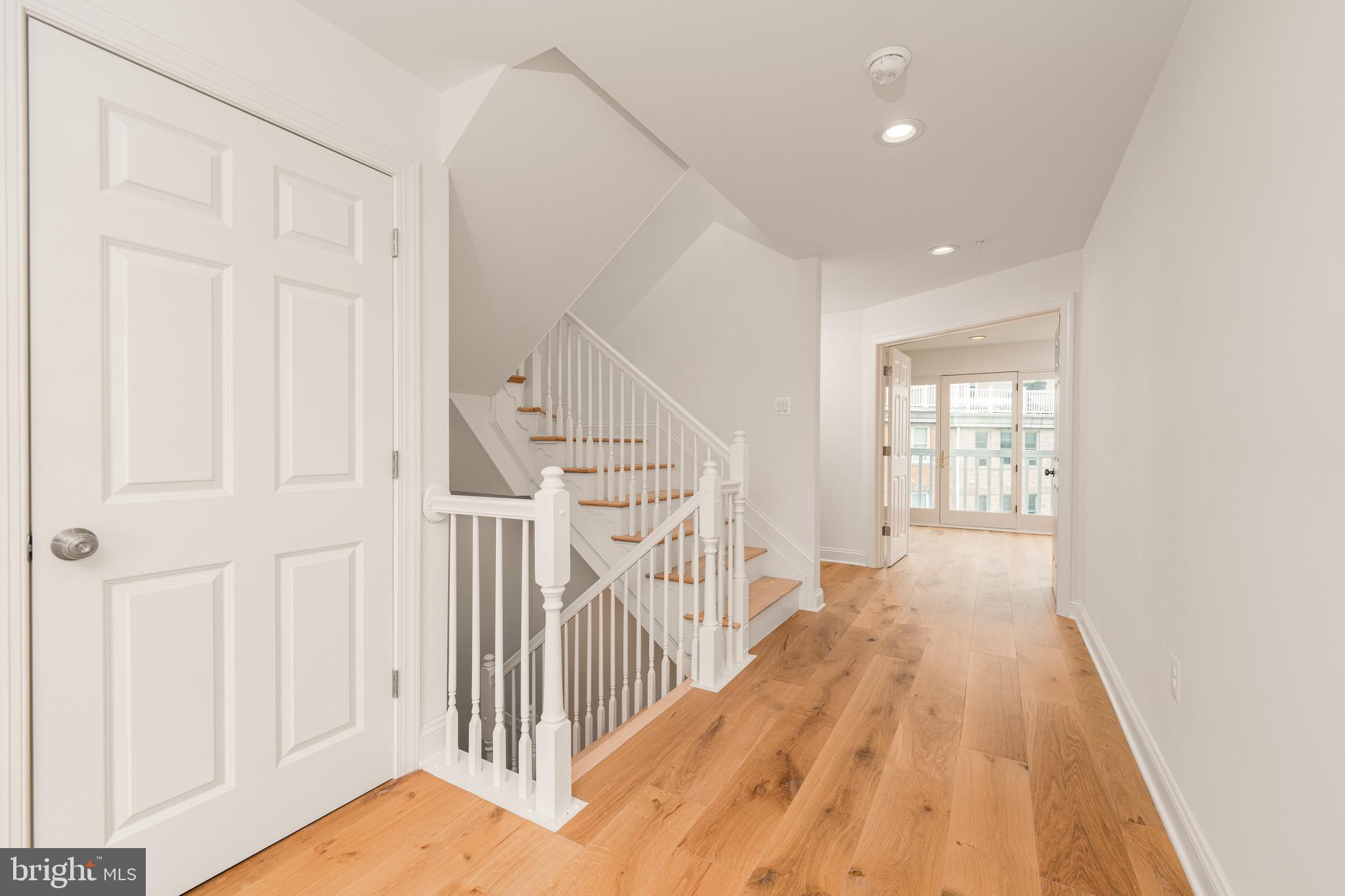 1229 HARBOR ISLAND WALK