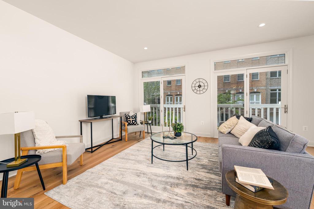 1229 HARBOR ISLAND WALK