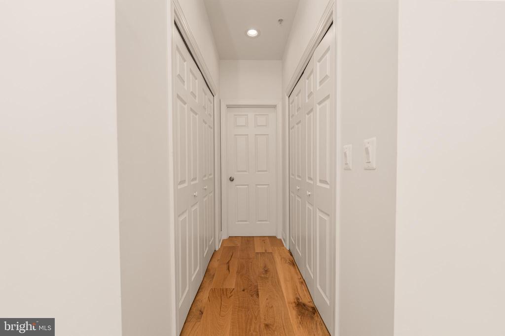 1229 HARBOR ISLAND WALK