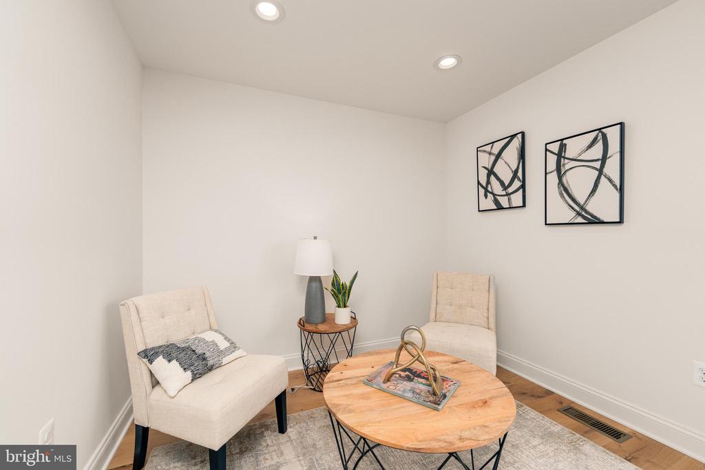 1229 HARBOR ISLAND WALK