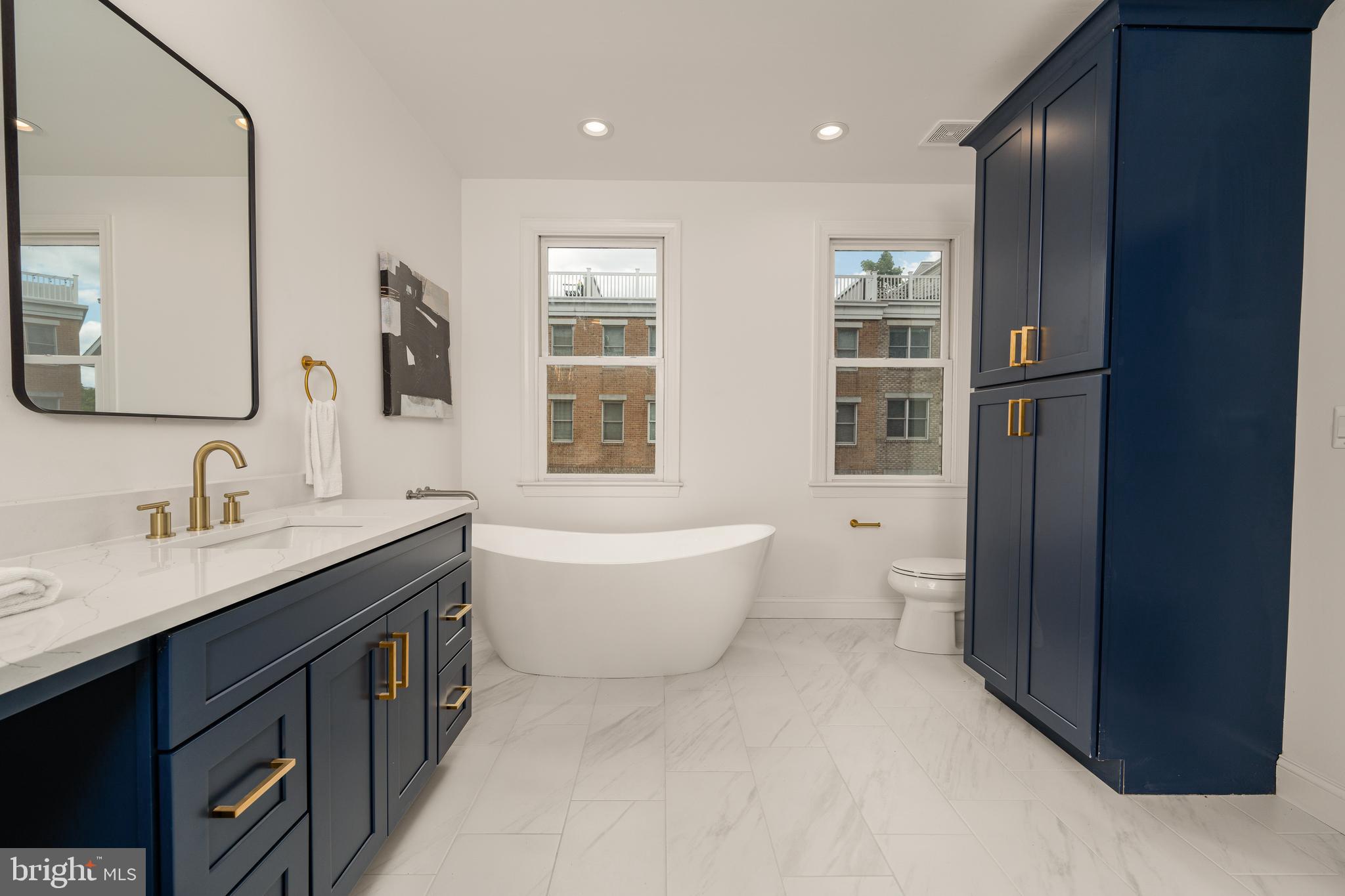 1229 HARBOR ISLAND WALK