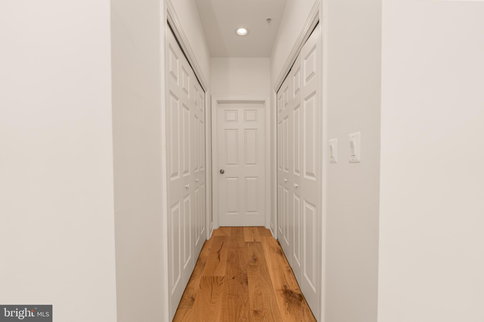 1229 HARBOR ISLAND WALK