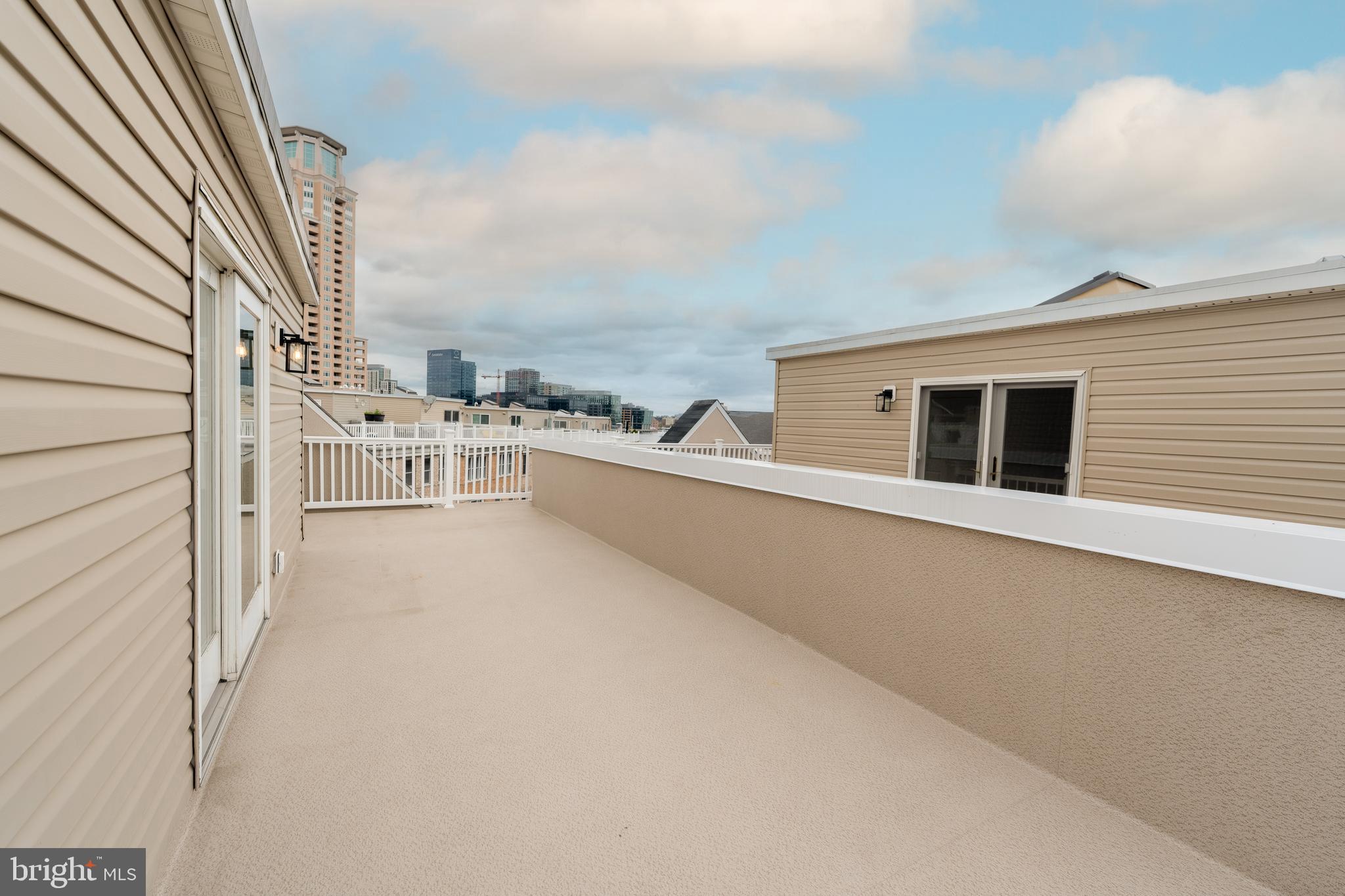 1229 HARBOR ISLAND WALK