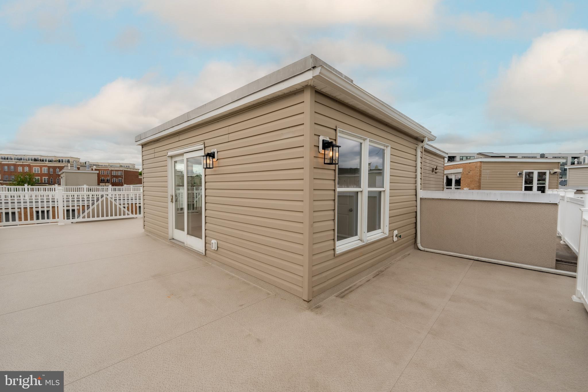 1229 HARBOR ISLAND WALK