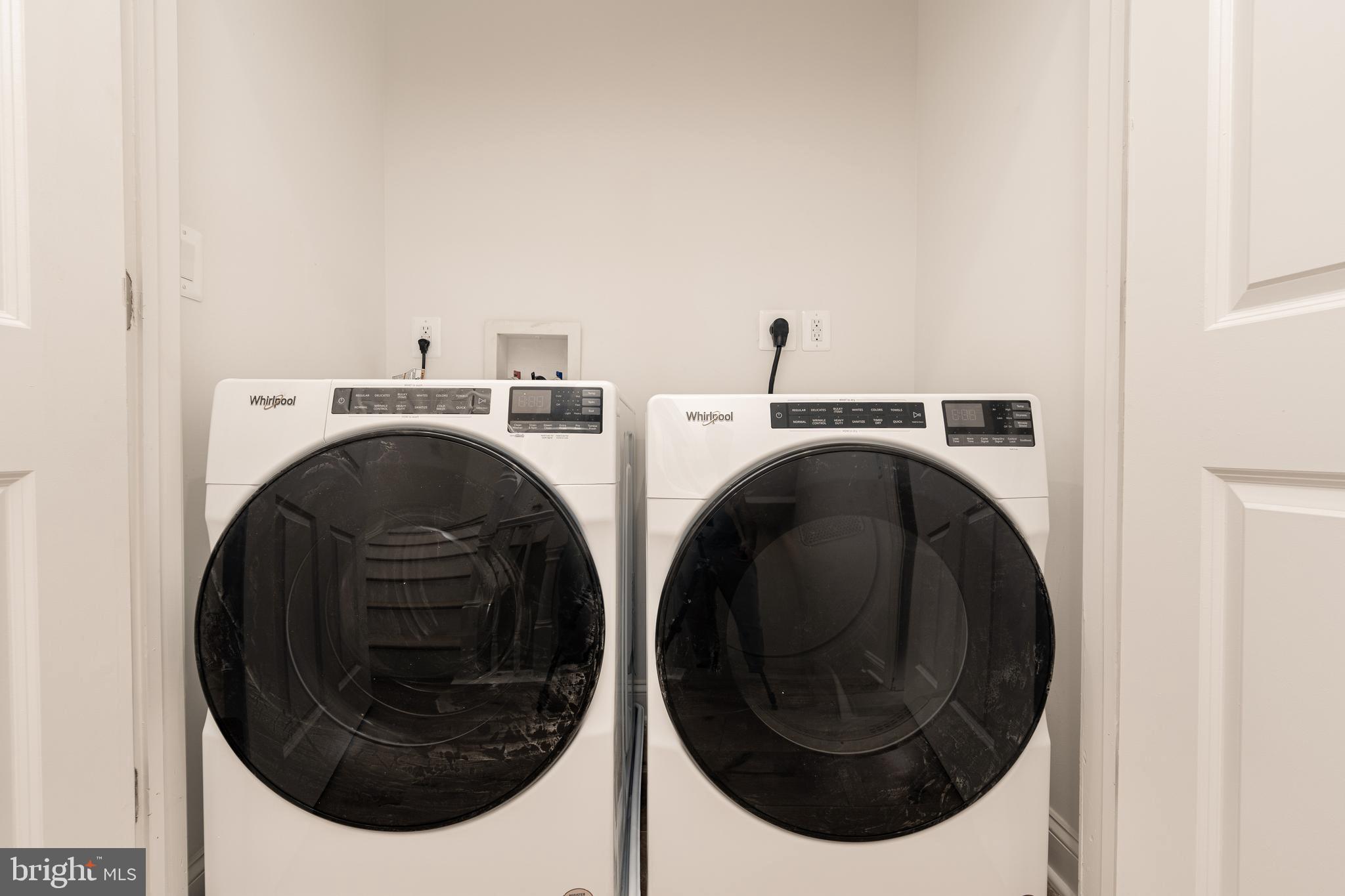 1229 HARBOR ISLAND WALK