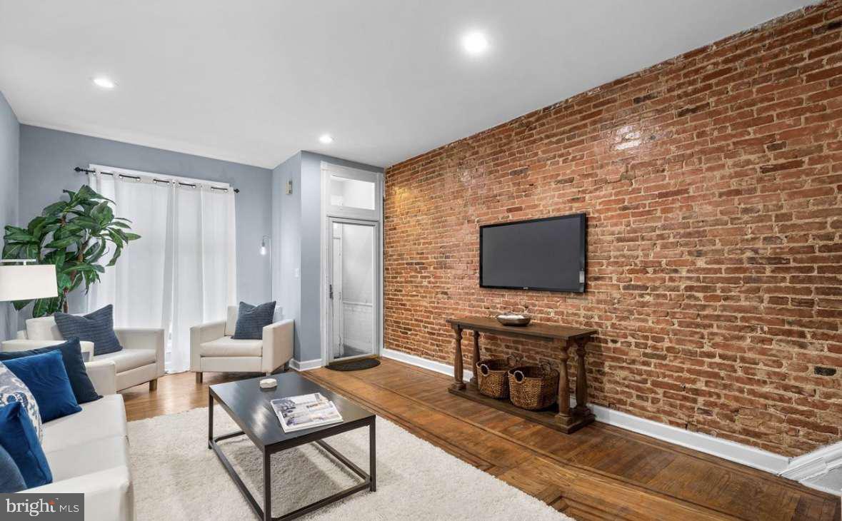 3509 GREENMOUNT AVENUE