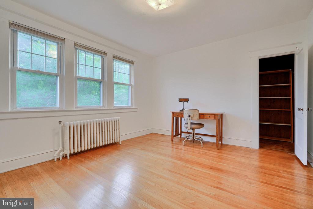 423 WESTGATE ROAD