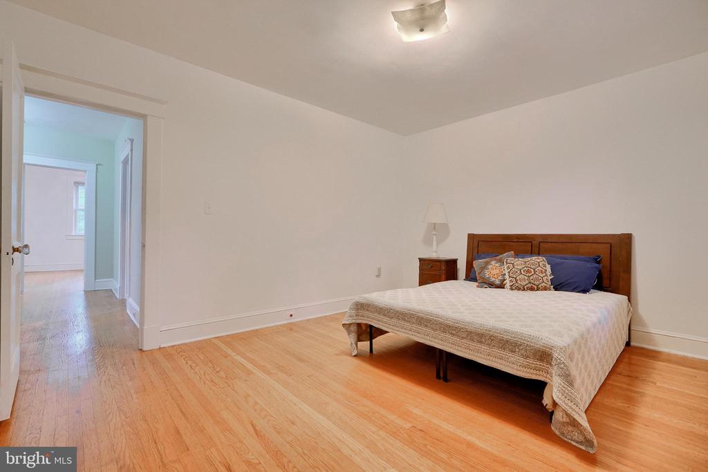 423 WESTGATE ROAD