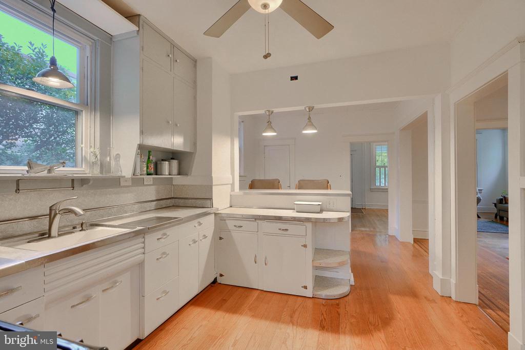 423 WESTGATE ROAD