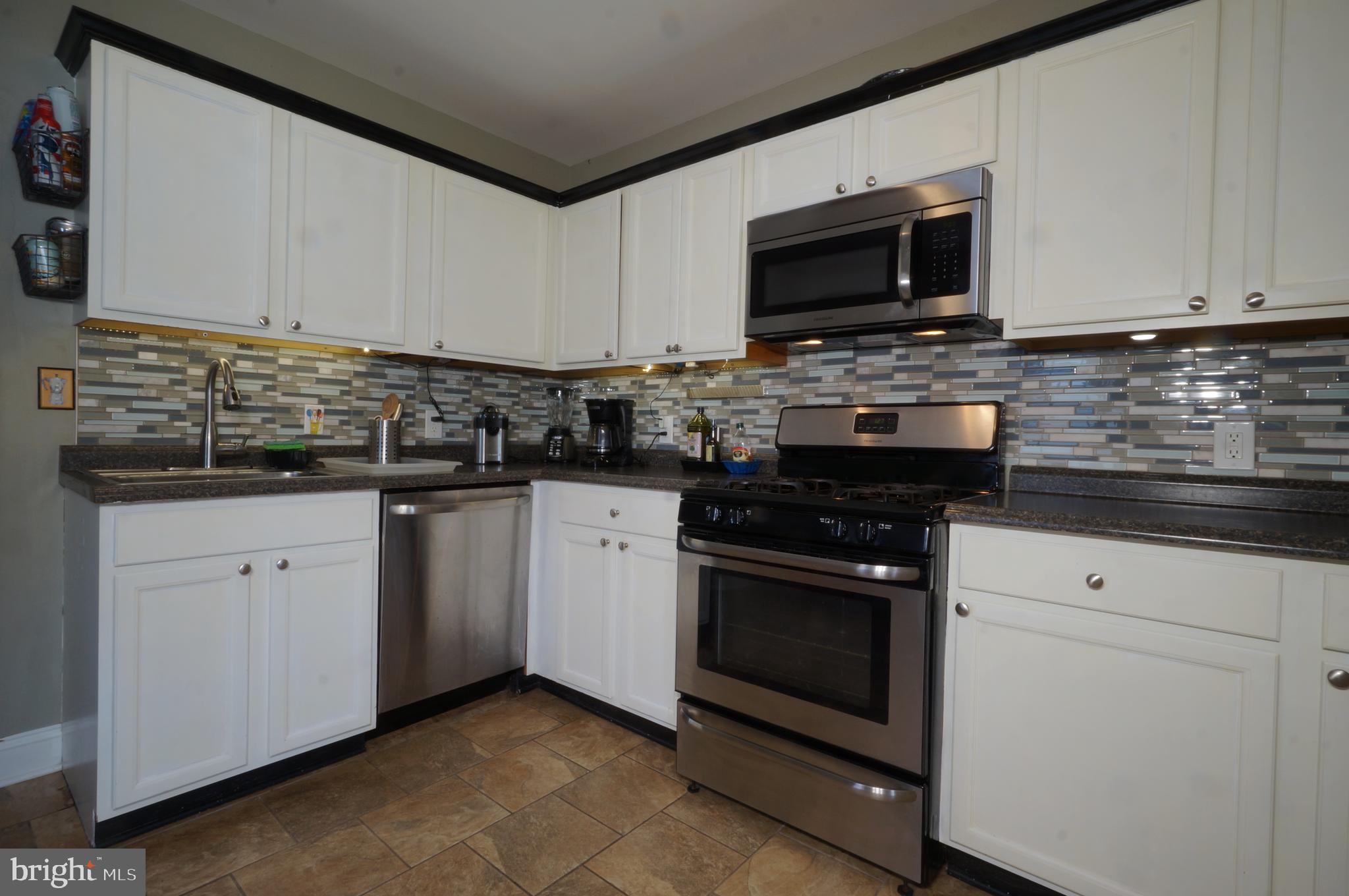 2076 ROCKROSE AVENUE