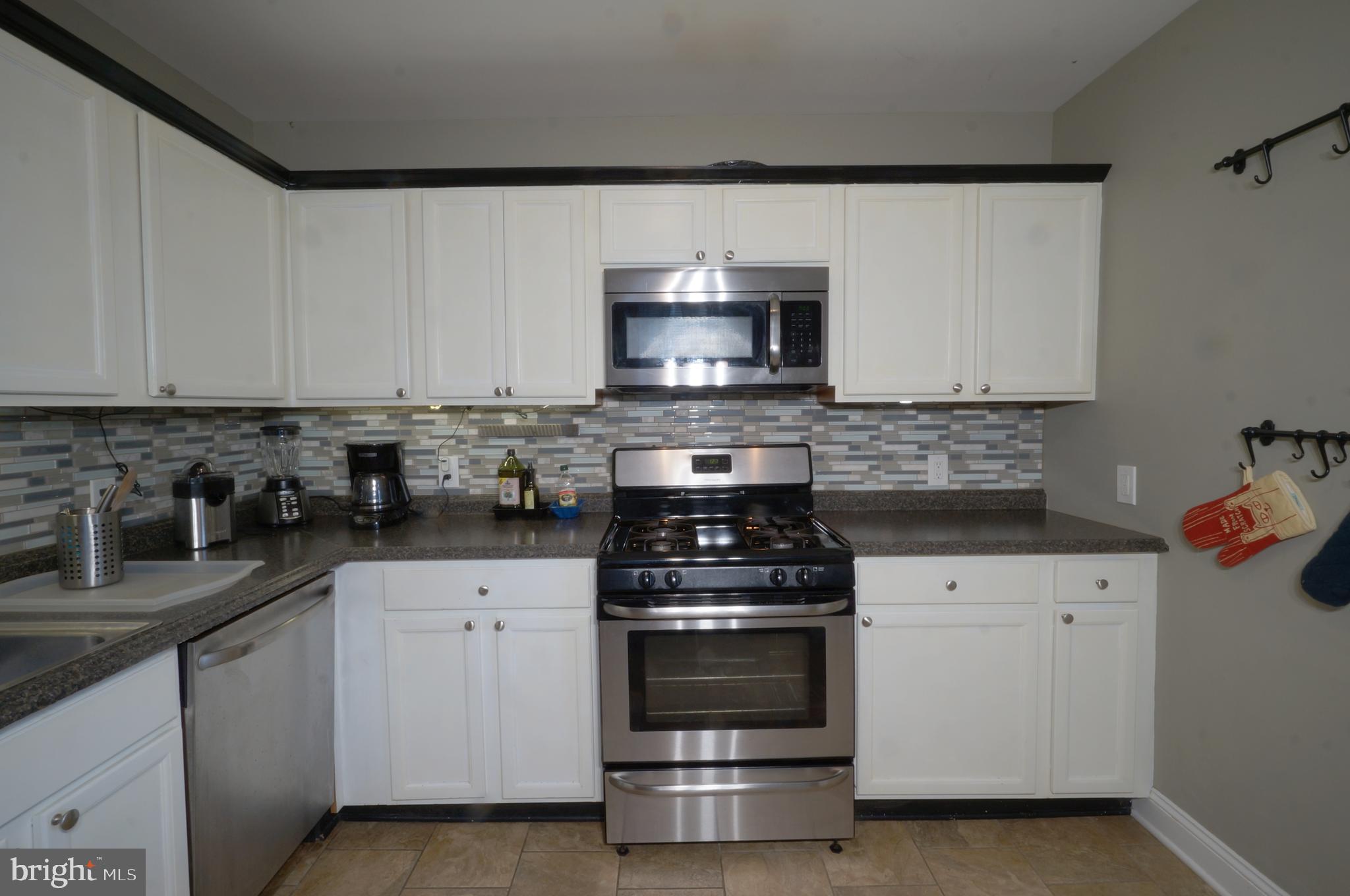 2076 ROCKROSE AVENUE