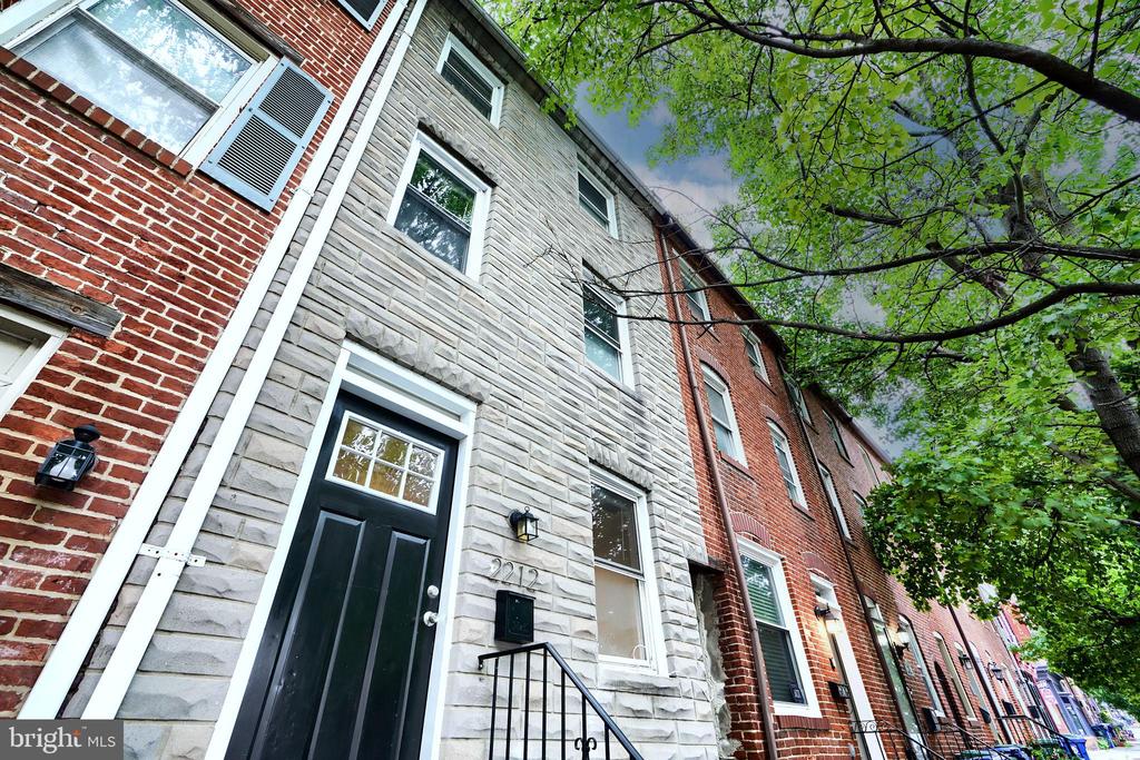2212 FLEET STREET