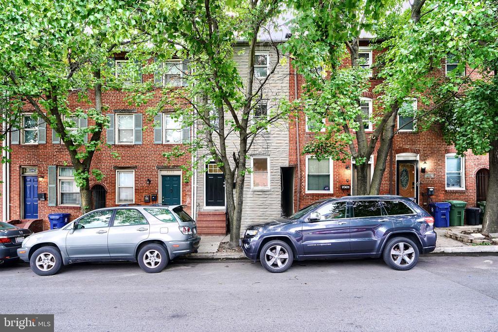 2212 FLEET STREET