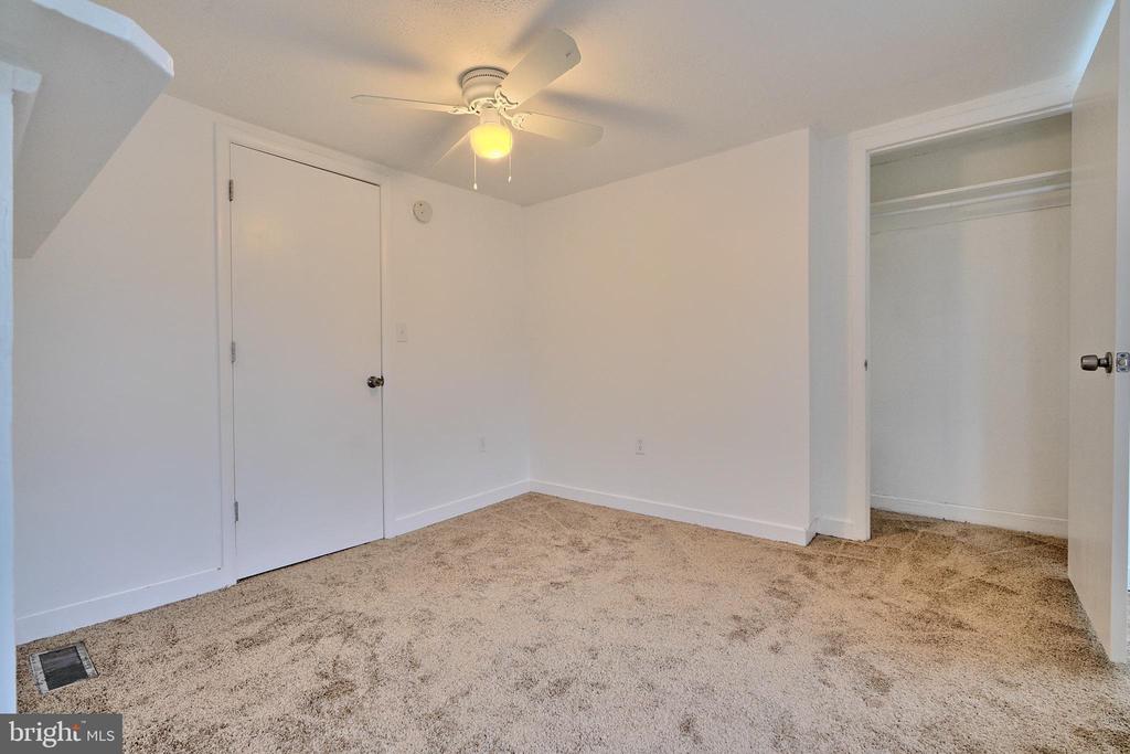 2212 FLEET STREET