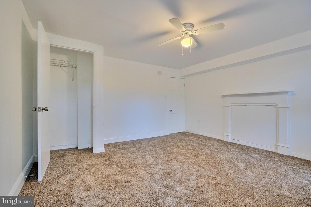 2212 FLEET STREET