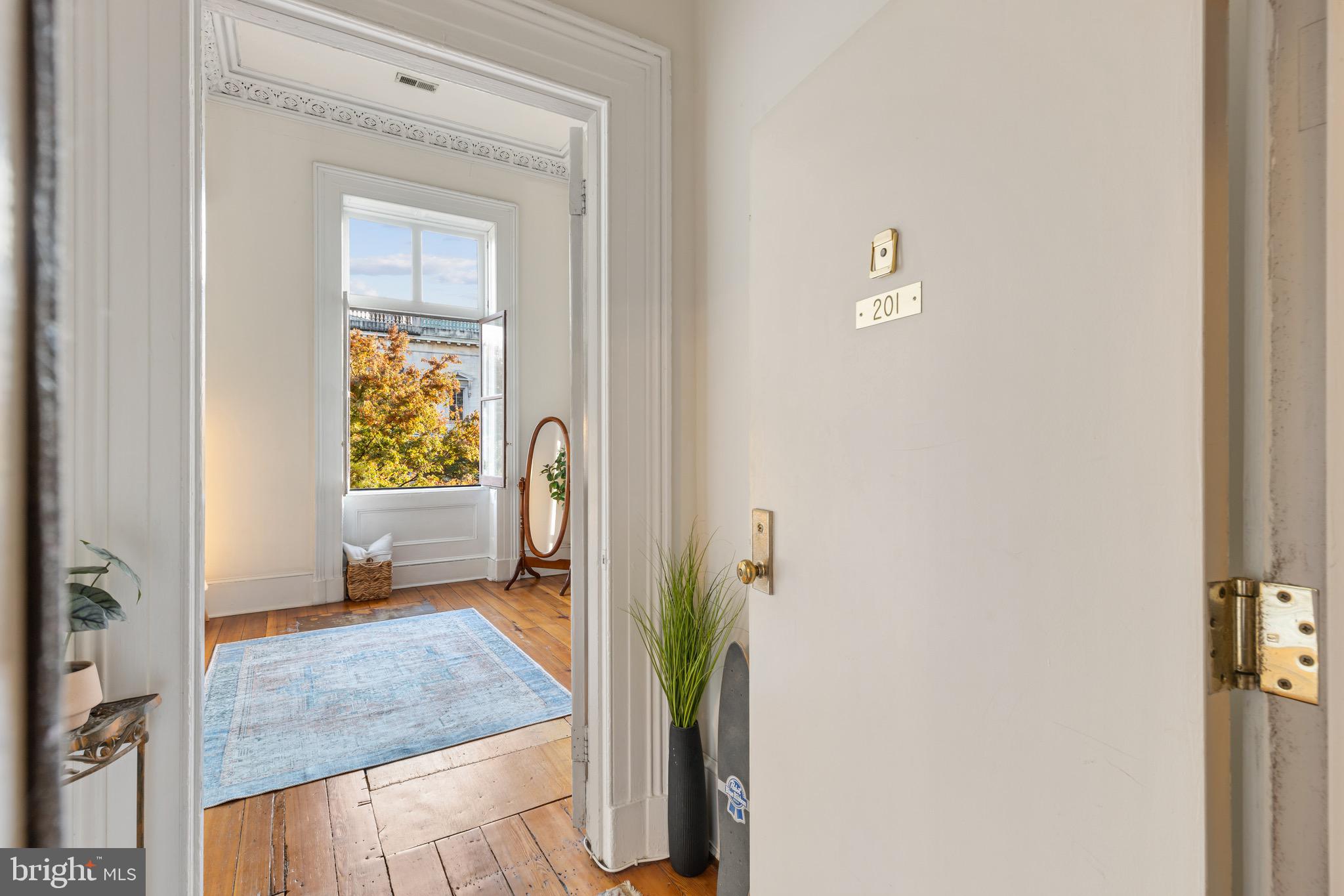 12 E MOUNT VERNON PLACE 201