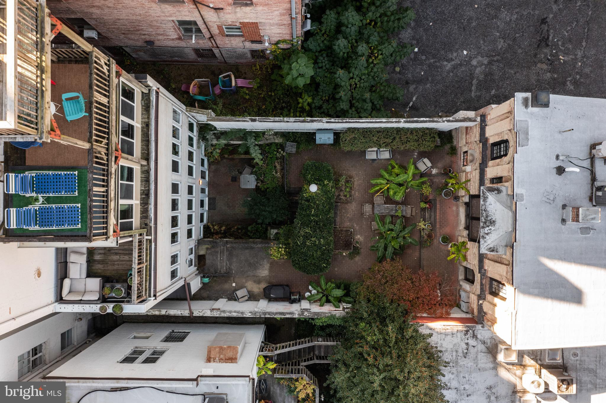 12 E MOUNT VERNON PLACE 201