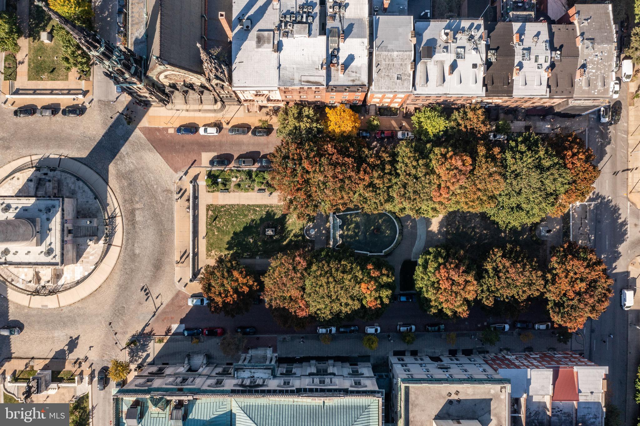 12 E MOUNT VERNON PLACE 201