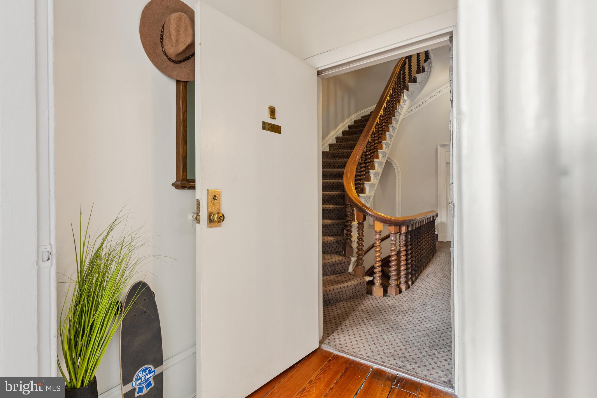 12 E MOUNT VERNON PLACE 201