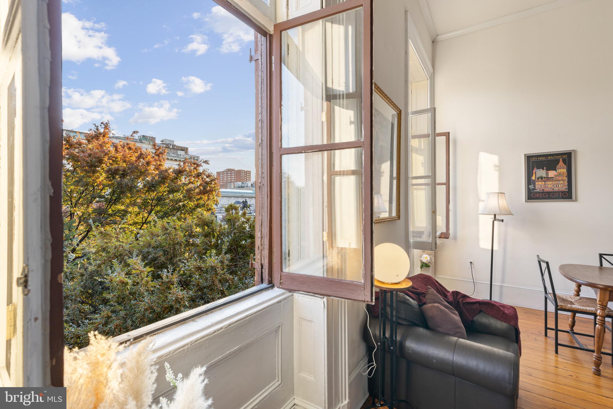 12 E MOUNT VERNON PLACE 201