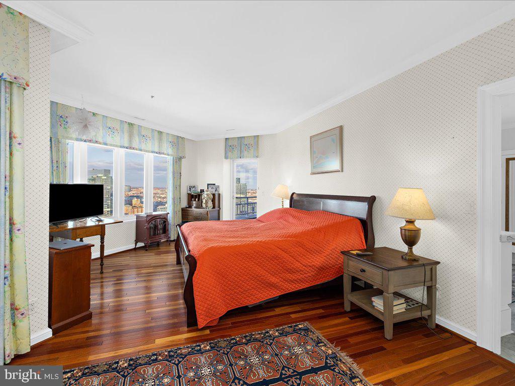 100 HARBORVIEW DRIVE PH1D