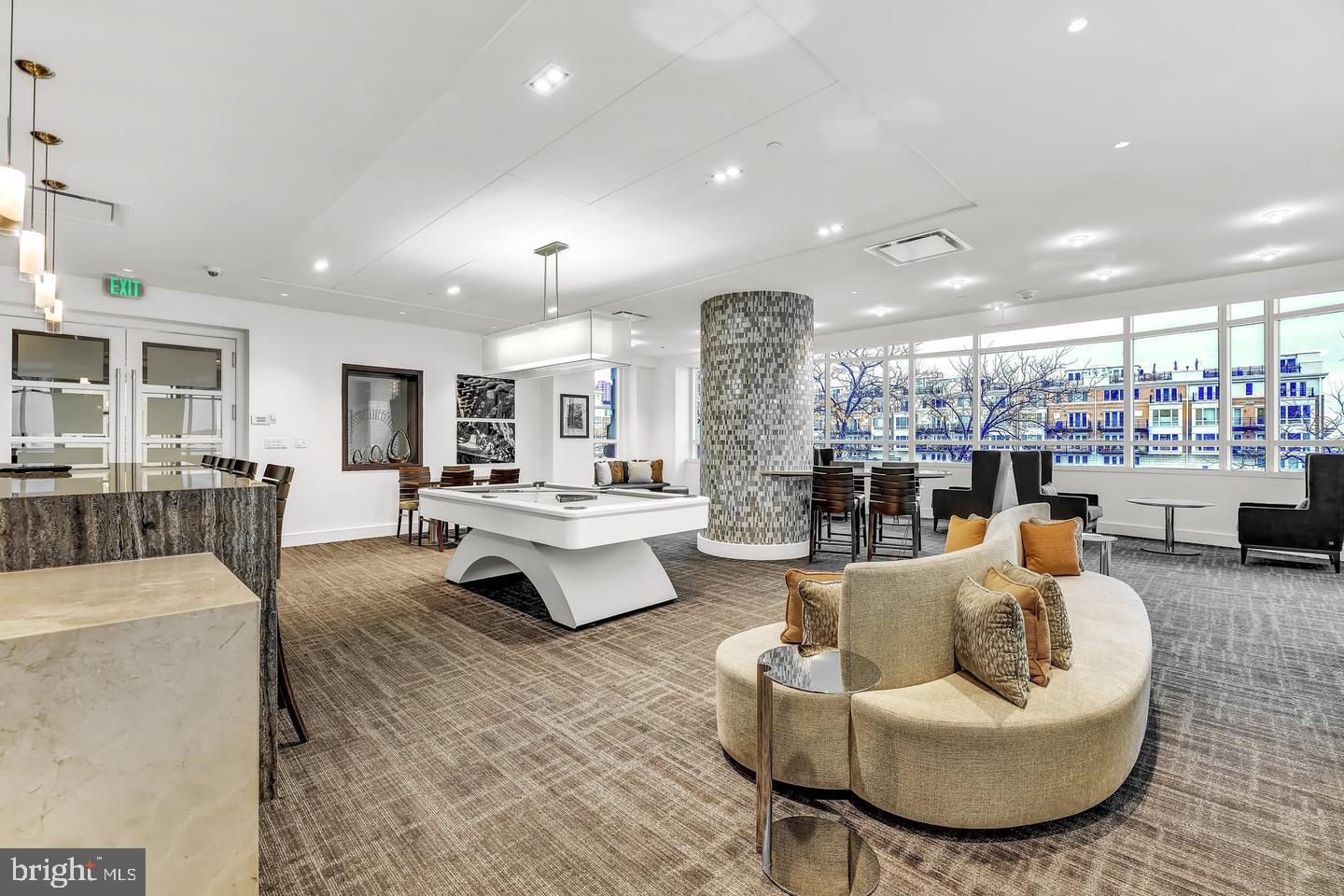 100 HARBORVIEW DRIVE PH1D