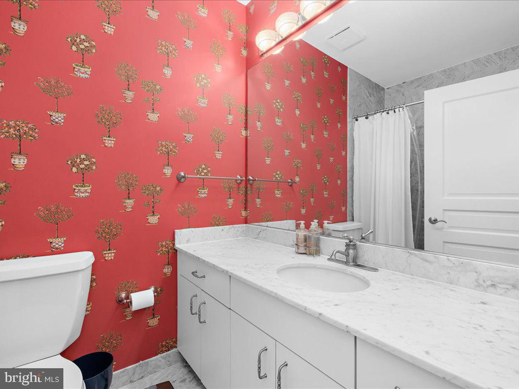 100 HARBORVIEW DRIVE PH1D