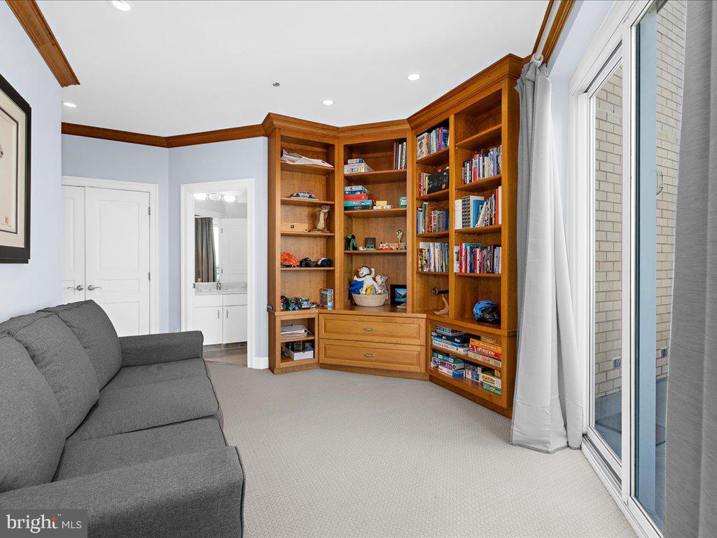 100 HARBORVIEW DRIVE PH1D