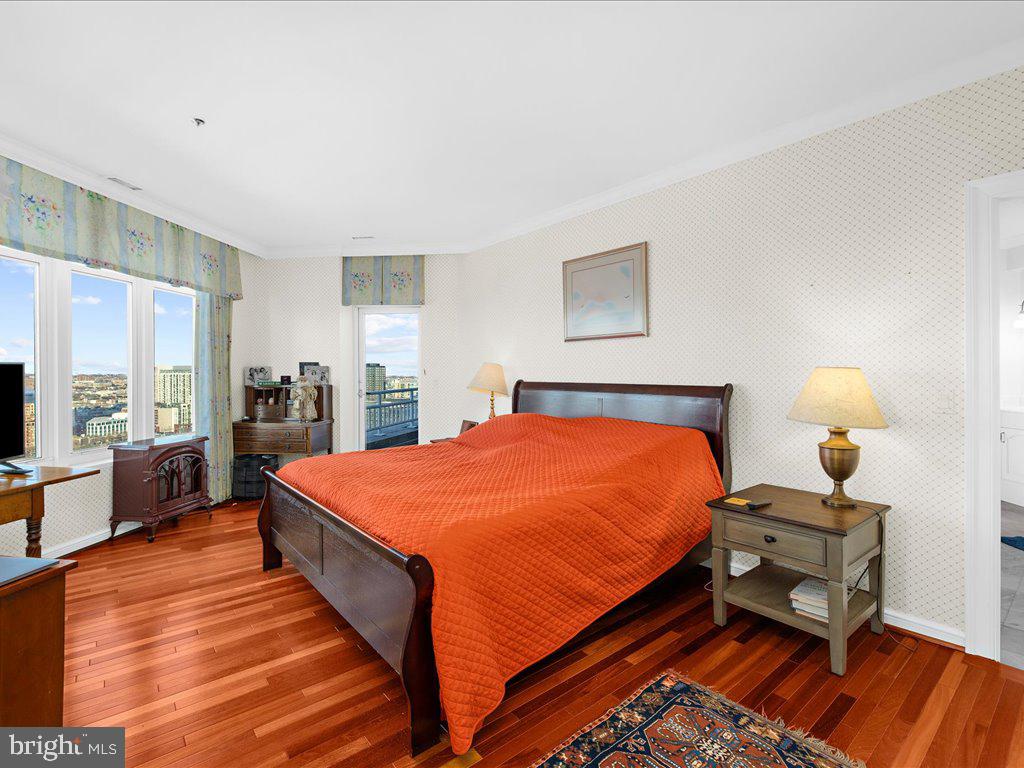 100 HARBORVIEW DRIVE PH1D