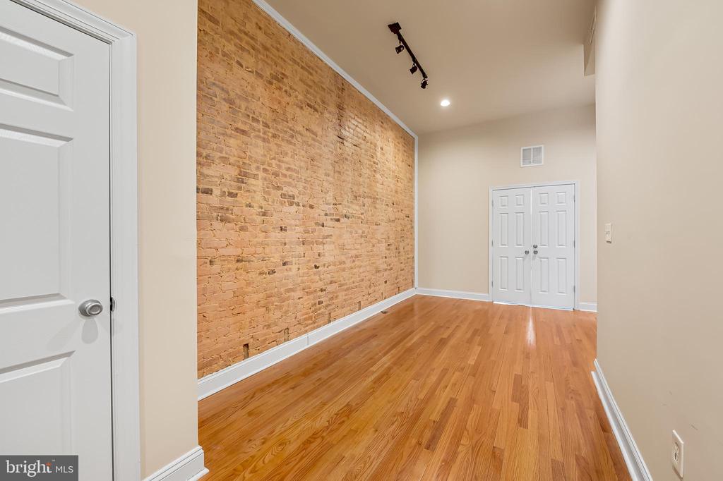 1811 EUTAW PLACE