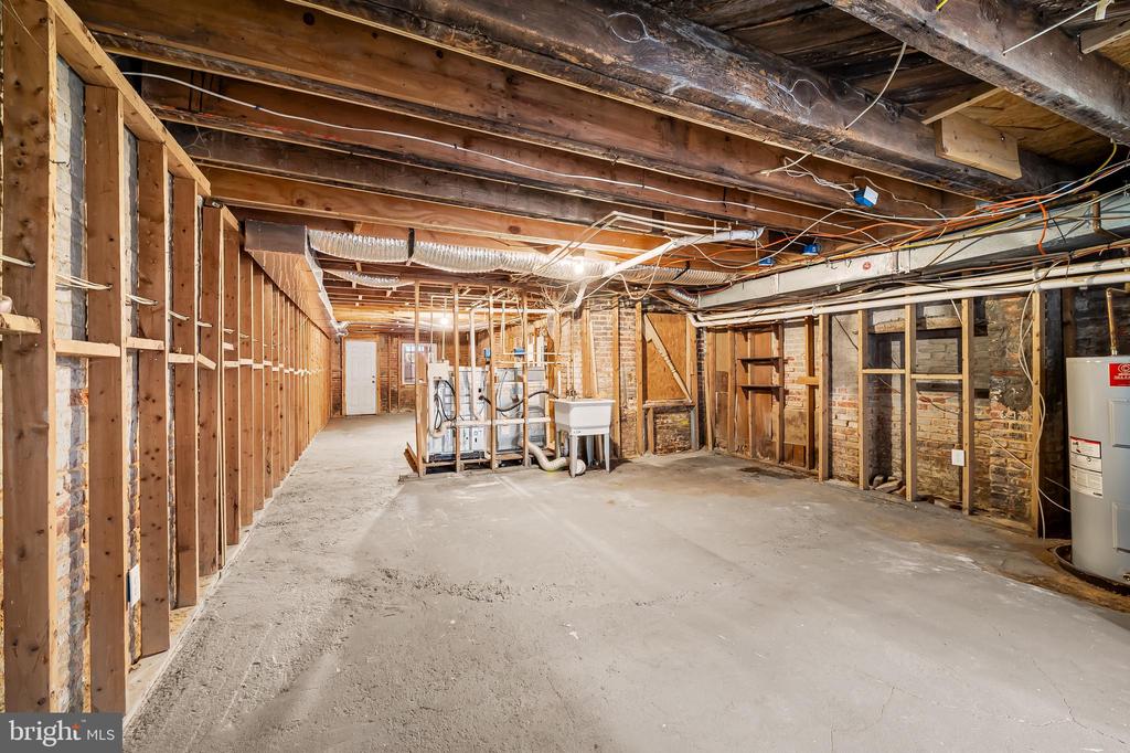 1811 EUTAW PLACE