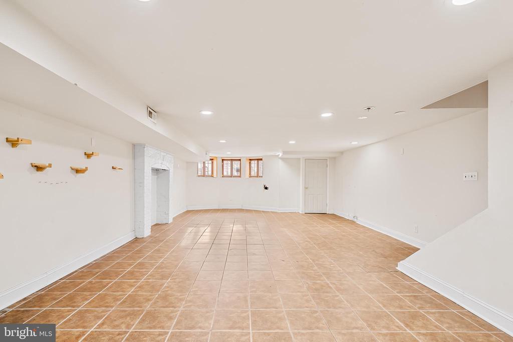 1811 EUTAW PLACE