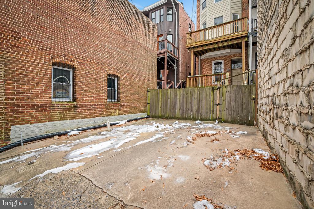 1811 EUTAW PLACE