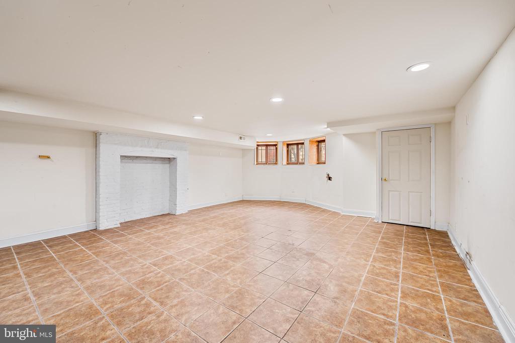 1811 EUTAW PLACE