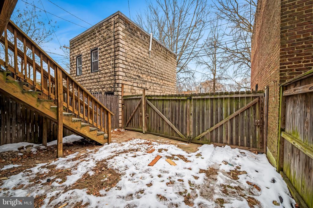 1811 EUTAW PLACE
