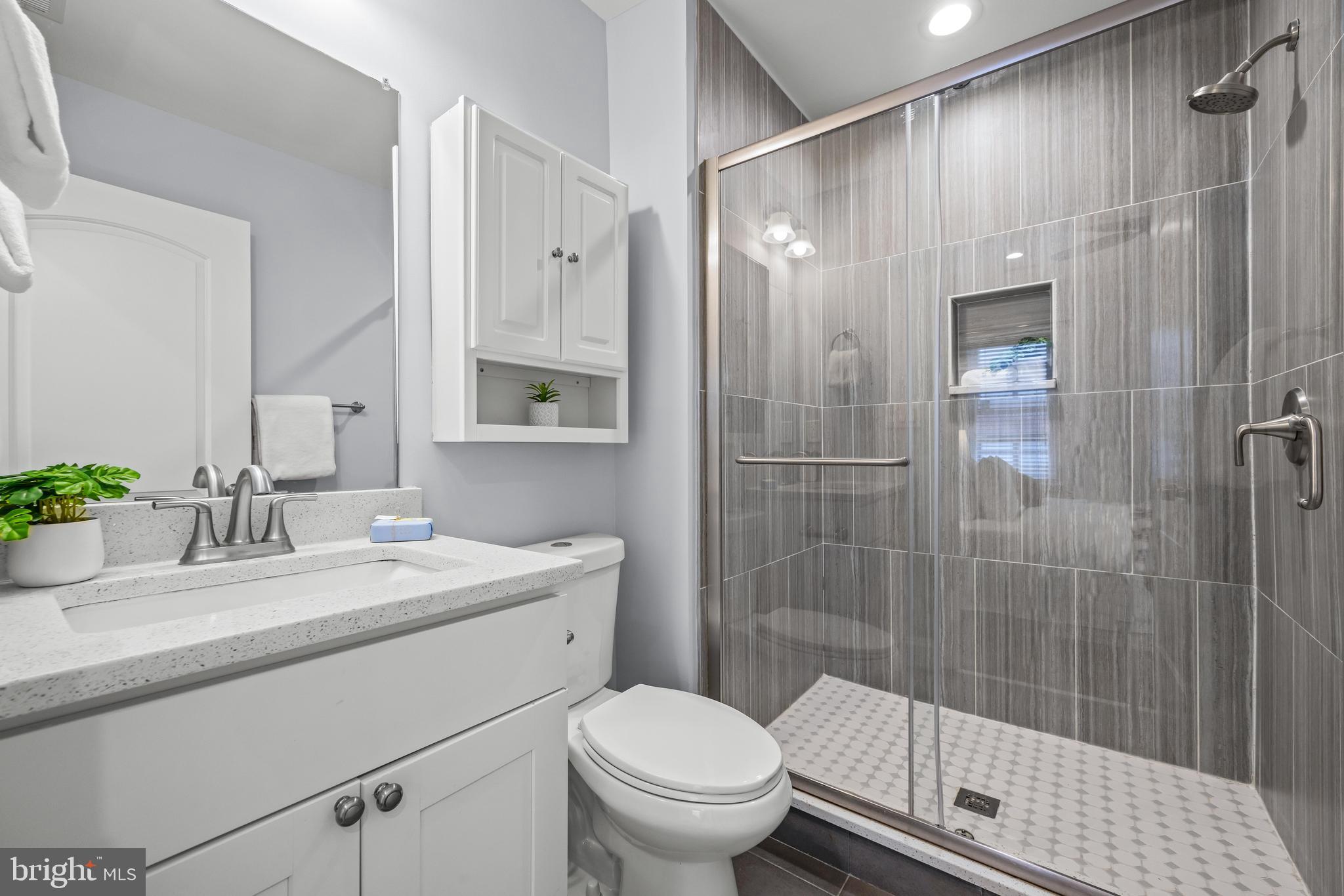 131 S ROBINSON STREET