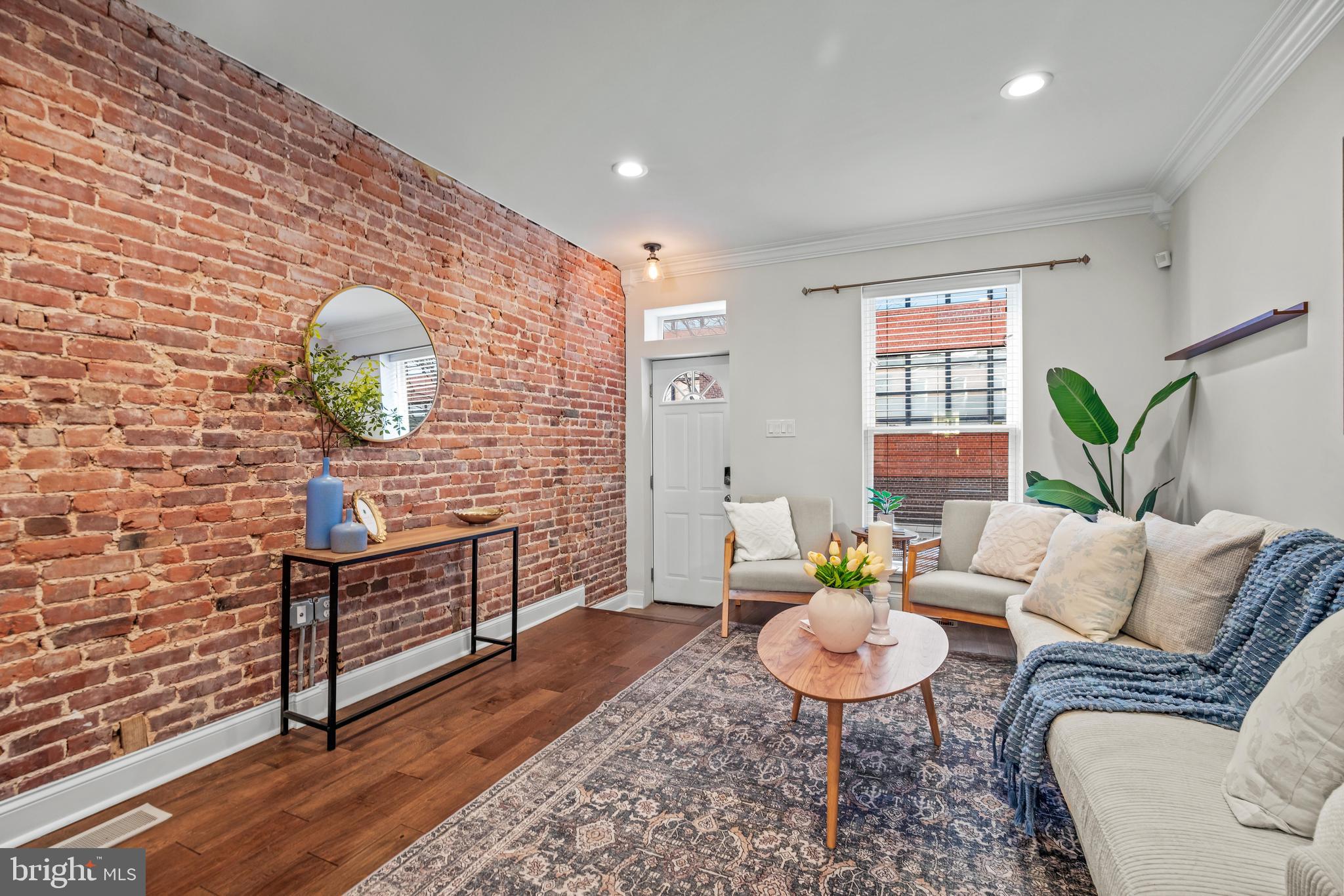 131 S ROBINSON STREET