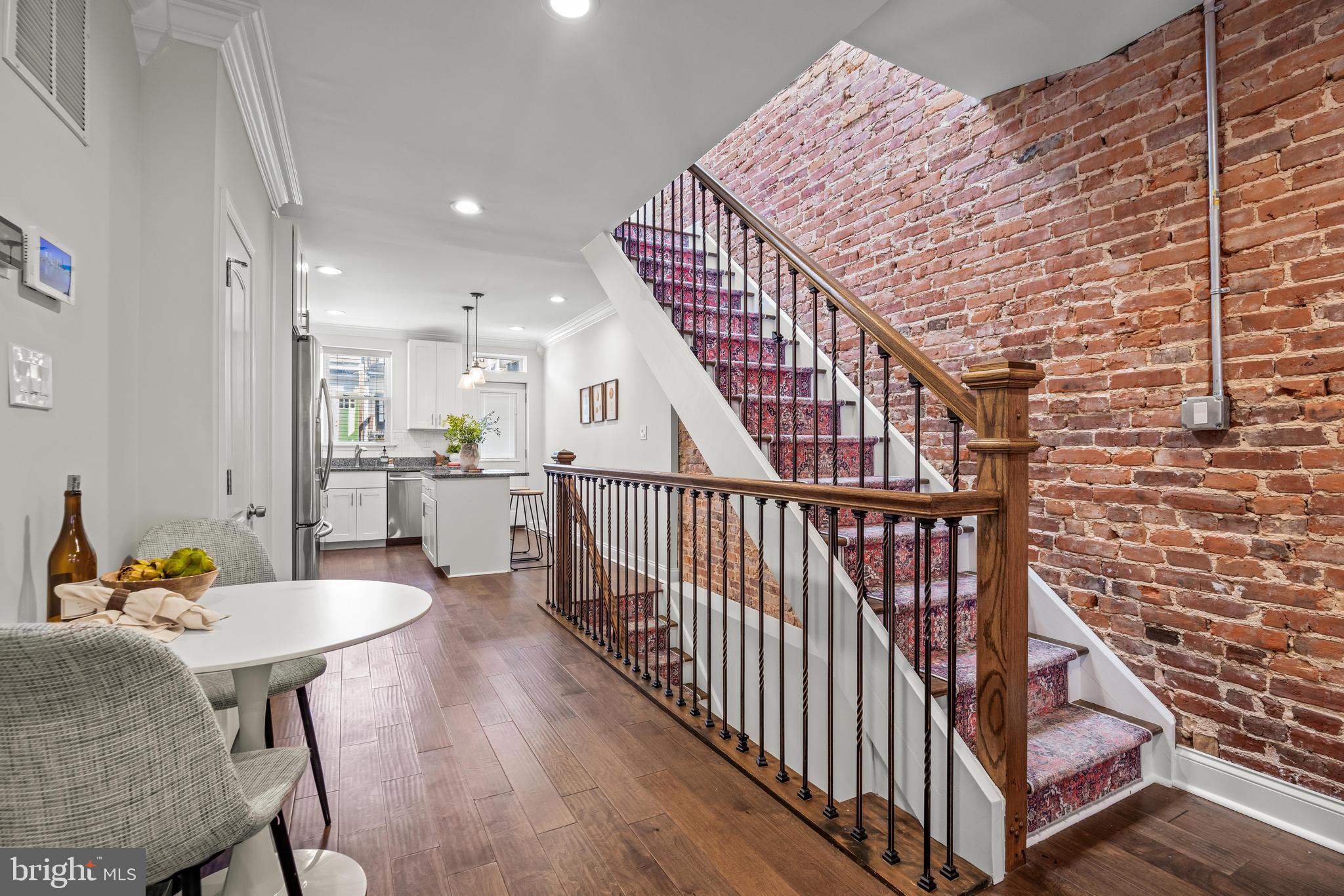 131 S ROBINSON STREET